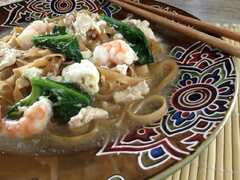 Rice Noodles in Egg Gravy (Wat Tan Hor) - The Cooking Jar