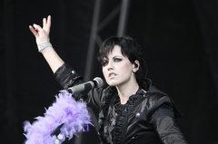 Dolores O'Riordan (The Cranberries)