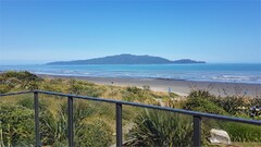 Field%20Way%20-%20Waikanae%20Beach%20Beach%20House%20for%20rent%20%7C%20Holiday%20Houses