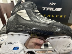 Senior%20Used%20True%20Catalyst%20Pro%20Hockey%20Skates%20Regular%20Width%207.5%20...