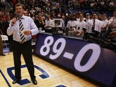 Geno Auriemma (UConn Huskies women's basketball)