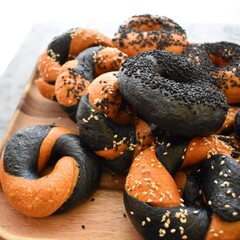 Sourdough Bagels with Activated Charcoal and Turmeric (Bagel)