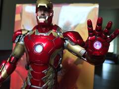 Hot Toys Iron Man Mark XLIII Sixth Scale Figure (Iron Man Mark 43)