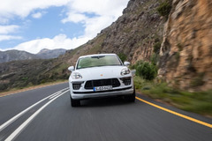 Porsche Macan Turbo grey 1/18 Spark 18S171 (Macan Turbo Test Drive)